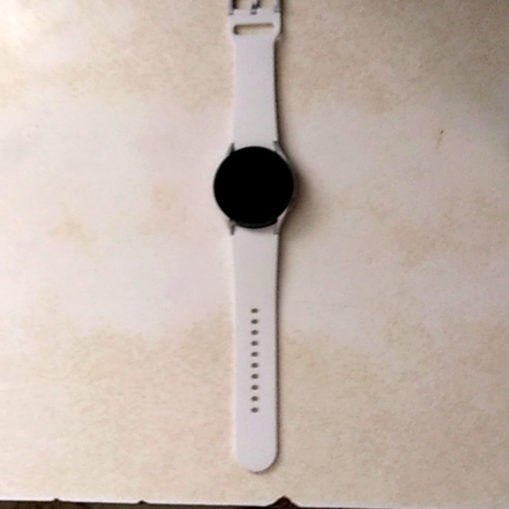 SAMSUNG Galaxy Watch 4 Classic42mm BT - Silver - SM-R880NZSAXAA